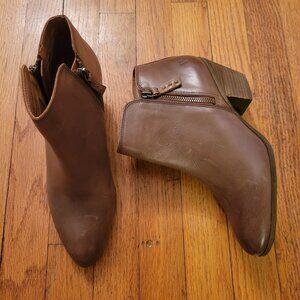 Frye 8.5 Brown Leather Heeled Ankle Boots JUDITH Side Zippers Western‎ Cowgirl